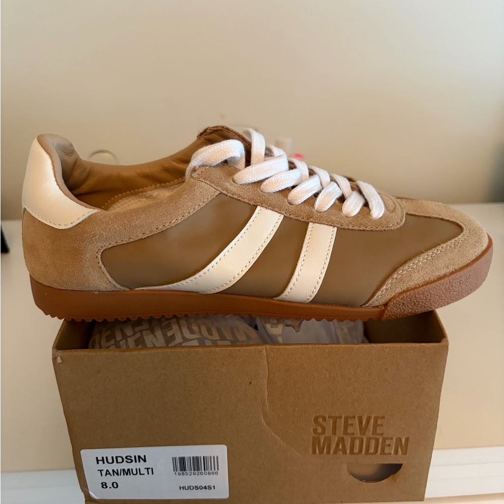 Steve Madden Women’s Tan and Cream Sneakers